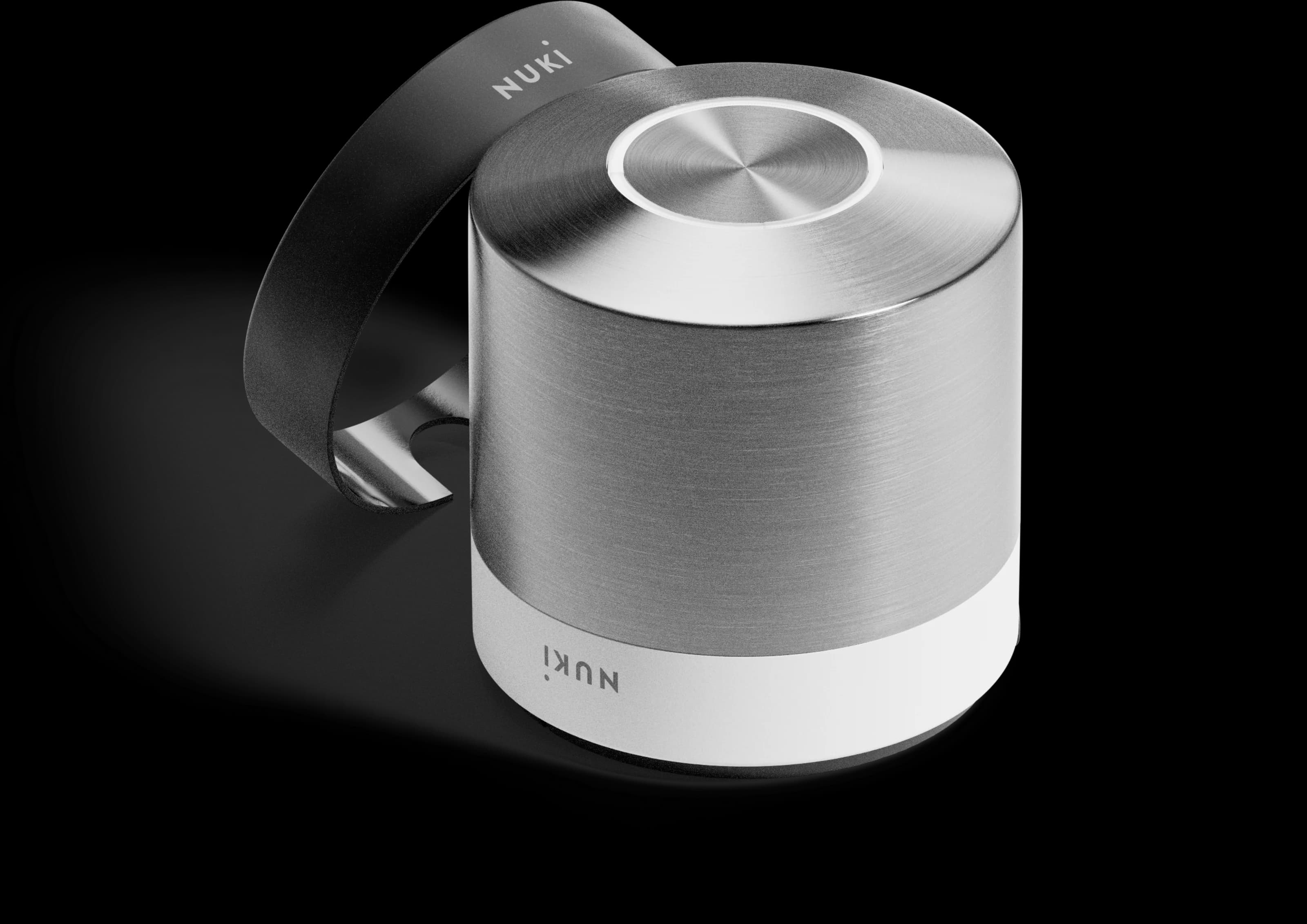 Beyaz ve siyah değiştirilebilir halkalarıyla Nuki Smart Lock Ultra
